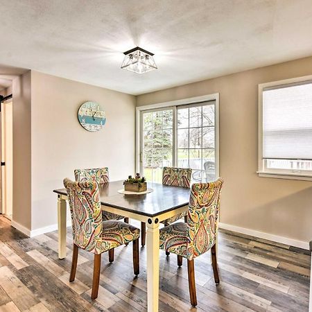 Charming Retreat With Deck - Walk To Lake Pepin Bagian luar foto