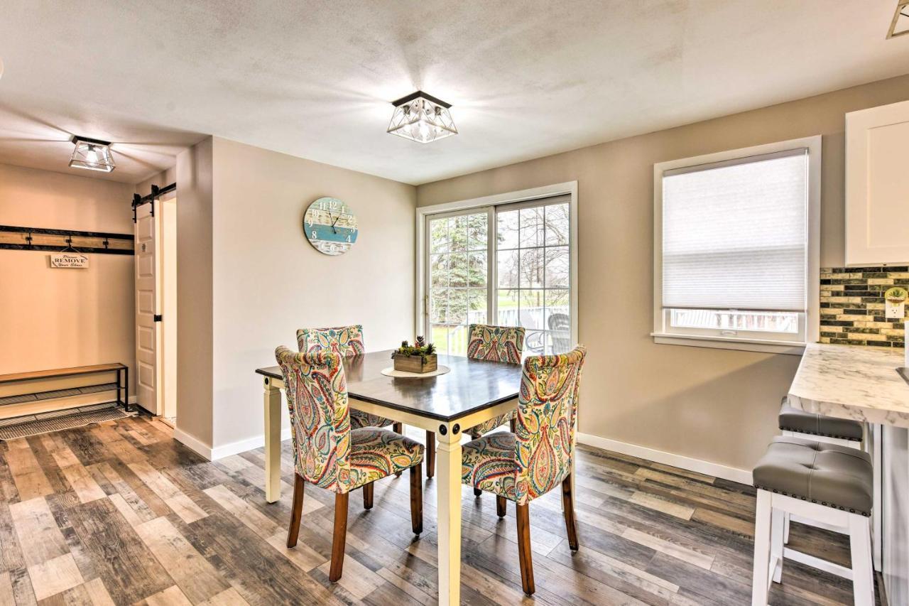Charming Retreat With Deck - Walk To Lake Pepin Bagian luar foto